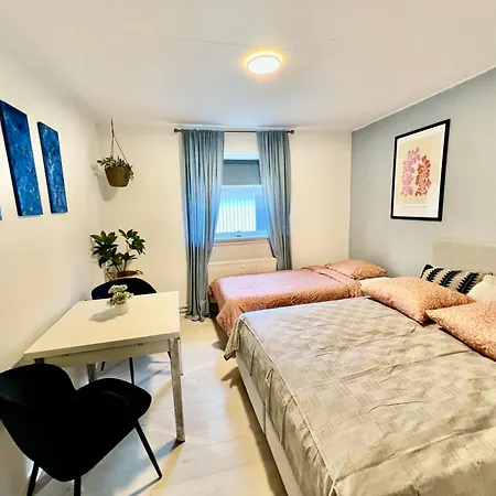 5 Minute Walk To Lego House - N3 - With Private Bathroom Apartament *