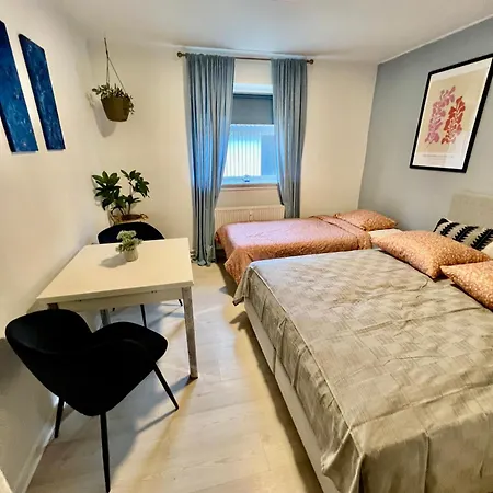 5 Minute Walk To Lego House - N3 - With Private Bathroom Apartament Billund