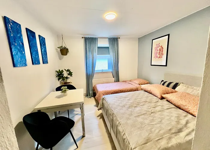 5 Minute Walk To Lego House - N3 - With Private Bathroom شقة *