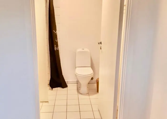 5 Minute Walk To Lego House - N3 - With Private Bathroom بيلوند