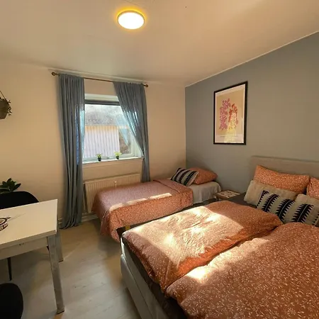 5 Minute Walk To Lego House - N3 - With Private Bathroom * Billund